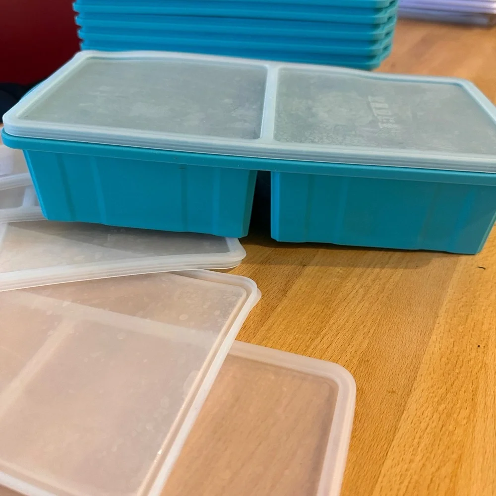 Silicone Freezer Trays With Lid - Picture 5 of 8